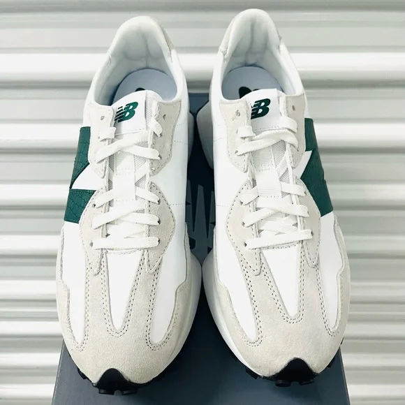 New Balance 327 Casual Sneakers Shoes White Leather Green Logo size 9.5 - Picture 3 of 4